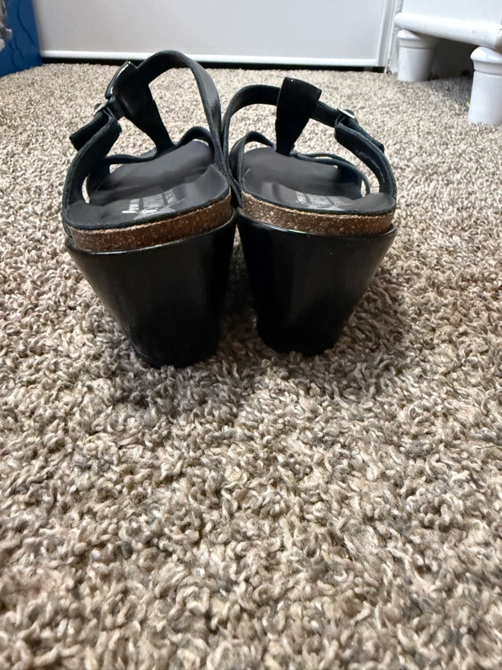 Mephisto Black Patent Leather T-Strap Jewel Sandals - Picture 3 of 4